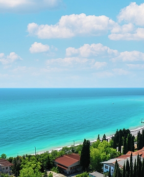 Санатории Лазаревского на берегу моря