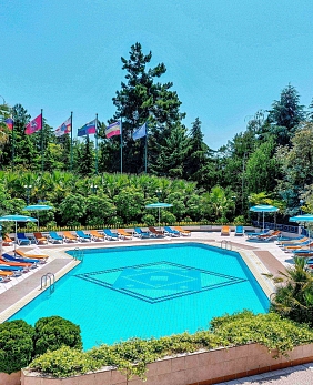 Санатории Лазаревского с бассейном