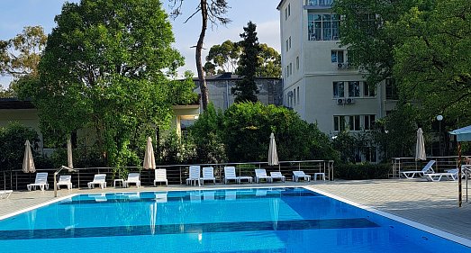 Отель Черноморец Гудаута - официальный сайт