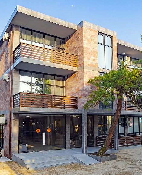 Отель «Bruni Loft Hotel» Цандрипш