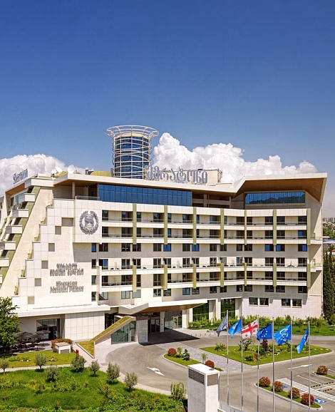 Отель «Sheraton Metechi Palace» Тбилиси, Грузия Отель «Sheraton Metechi Palace» Тбилиси, Грузия
