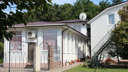 Отель Сали Пицунда - официальный сайт