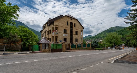 Отель Утомленные солнцем п. Красная Поляна - официальный сайт